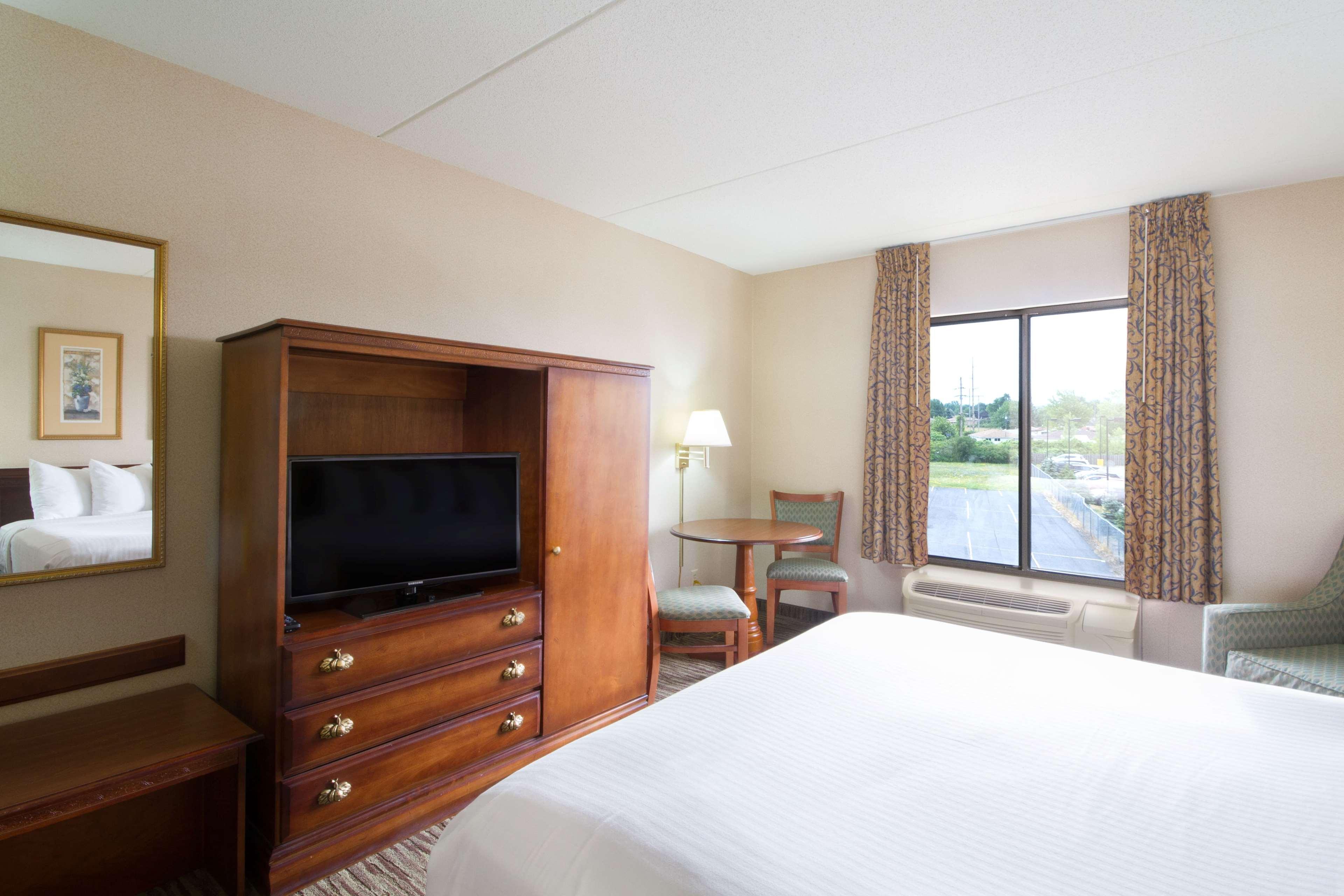 Comfort Inn & Suites Buffalo Airport Extérieur photo