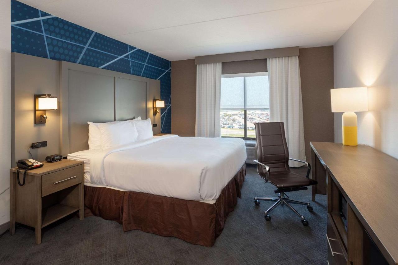 Comfort Inn & Suites Buffalo Airport Extérieur photo